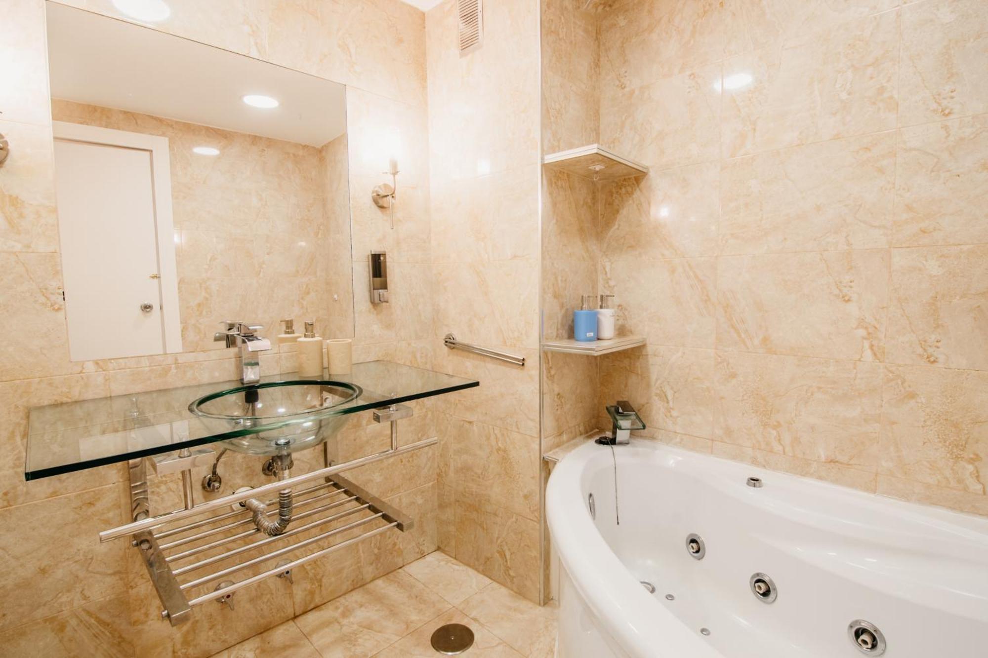 Apartment Tuguest Maria Luisa - Free Parking