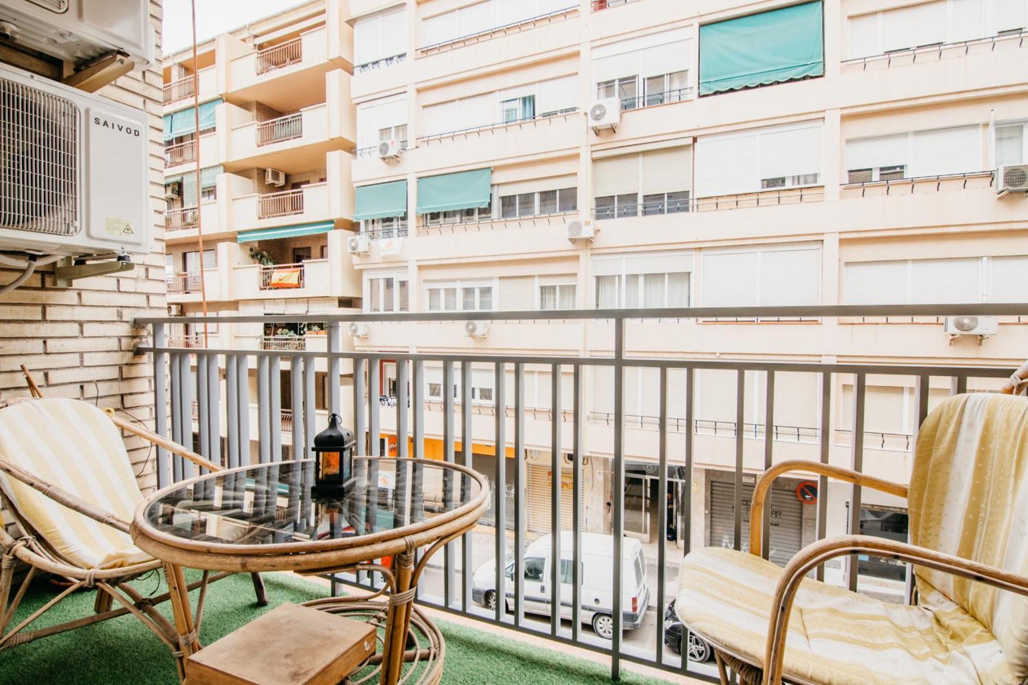 Tuguest Maria Luisa - Free Parking Granada